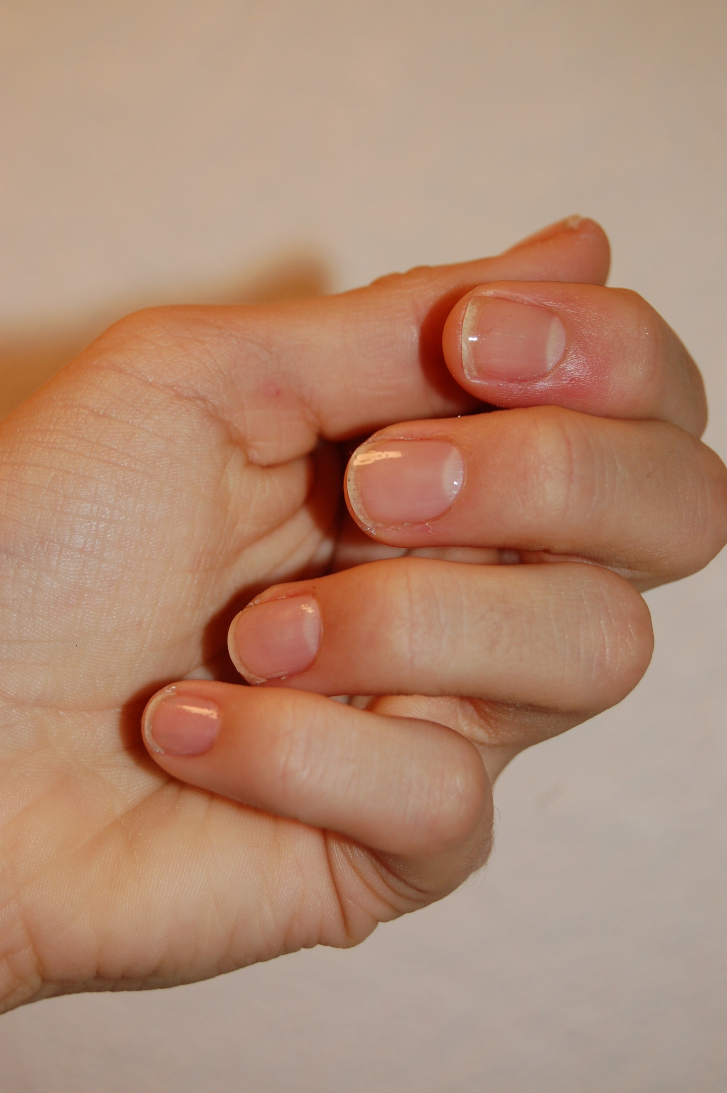 nail care routine avec la gamme nail builders de revlon